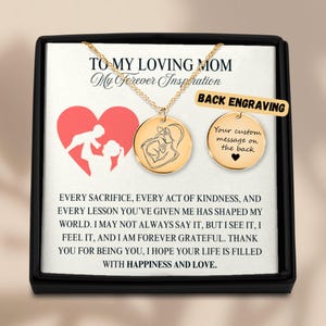 Collana per la mamma, ciondolo inciso personalizzato, regalo premuroso per la mamma, gioielli personalizzati per la festa della mamma o il compleanno con biglietto con messaggio