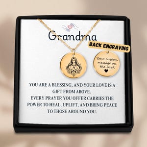 Gepersonaliseerde ketting voor oma, hanger Maagd Maria, op maat gegraveerde geschenken, religieuze sieraden, verjaardagscadeau oma, christelijke ketting