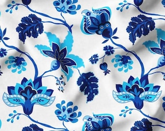 Tessuto floreale blu e bianco tagliato su misura, tessuto in stile chinoiserie mediterraneo, stampa botanica per tappezzeria.