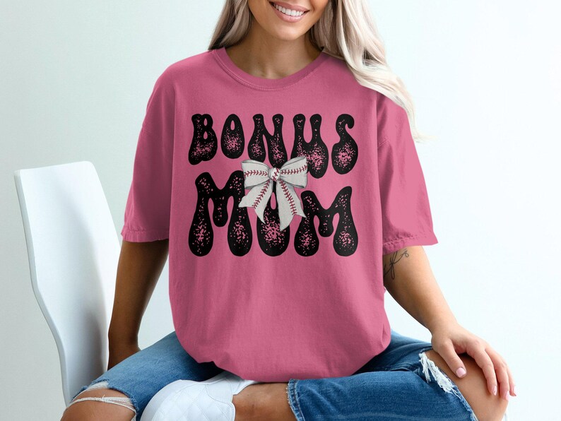 Bonus Mama Baseball T-Shirt, Kokette Bogen T-Shirt, Baseball Mama, Retro Mama Shirt, Muttertagsgeschenk, Baseball Liebhaber T-Shirt, Übergrößen erhältlich Crunchberry