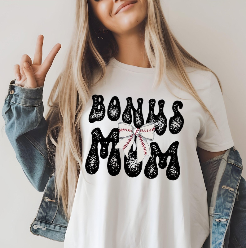 Bonus Mama Baseball T-Shirt, Kokette Bogen T-Shirt, Baseball Mama, Retro Mama Shirt, Muttertagsgeschenk, Baseball Liebhaber T-Shirt, Übergrößen erhältlich White