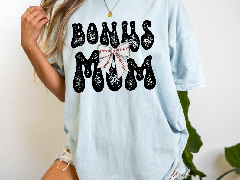 Bonus Mama Baseball T-Shirt, Kokette Bogen T-Shirt, Baseball Mama, Retro Mama Shirt, Muttertagsgeschenk, Baseball Liebhaber T-Shirt, Übergrößen erhältlich Chambray