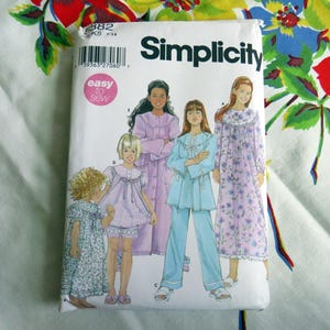 Vintage naaipatroon SIMPLICITY 5382 uit 2003 - Gemakkelijk te naaien kindernachtkleding - Ongebruikt en in de originele fabrieksverpakking - Maten 7-14