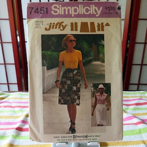 Vintage 1976 - SIMPLICITY 7562 - Jiffy - UNCUT & Factory FOLDED - Wrap Skirt and Tops (Stretch Knits Only) - Vtg Size 8-10 - Modern Size 0-2