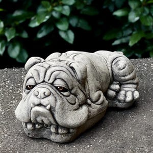 Franse Bulldog-standbeeld leggen Beton Franse Bulldog sculptuur Outdoor hondenbeeldje Memorial hond ornament Handgemaakte Franse Bulldog cadeau