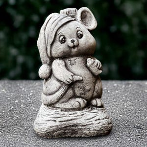 Mouse in hat statue Stone mouse figurine Garden mouse decoration Cute animal sculpture Outdoor mouse Garden ornament Front door decor