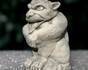 Massive monster statue Concrete demon figurine Stone gargoyle sculpture Outdoor guardian gargoyle ornament Handmade gargoyle Yard art