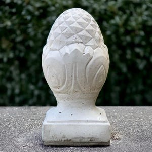 Garden acorn figurine Concrete acorn statue Outdoor nature sculpture Cement garden decoration Lawn ornament Acorn lover gift Yard art