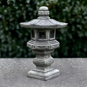 Concrete lantern pagoda figurine apanese Concrete asian temple ornament Outdoor oriental lantern art Traditional Buddhist statue Yard art