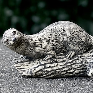 Stone otter figurine Concrete river animal sculpture Garden wildlife decoration Cement otter statue Outdoor yard ornament Otter lover gift