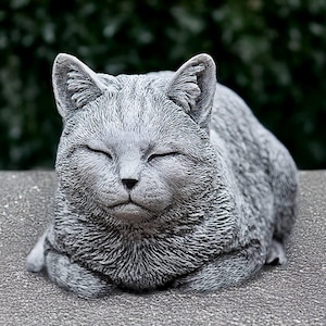 Sleeping cat statue Handmade concrete cat Garden statue Memorial gift Napping cat sculpture Outdoor decor Pet loss gift Unique ornament
