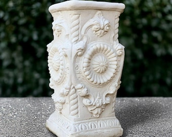 Massiver Sockel Skulptur Steinstandfigur Outdoor-Spalte Figur Handgefertigter Sockel Haustürdekoration Yard Art Column Lover Geschenk