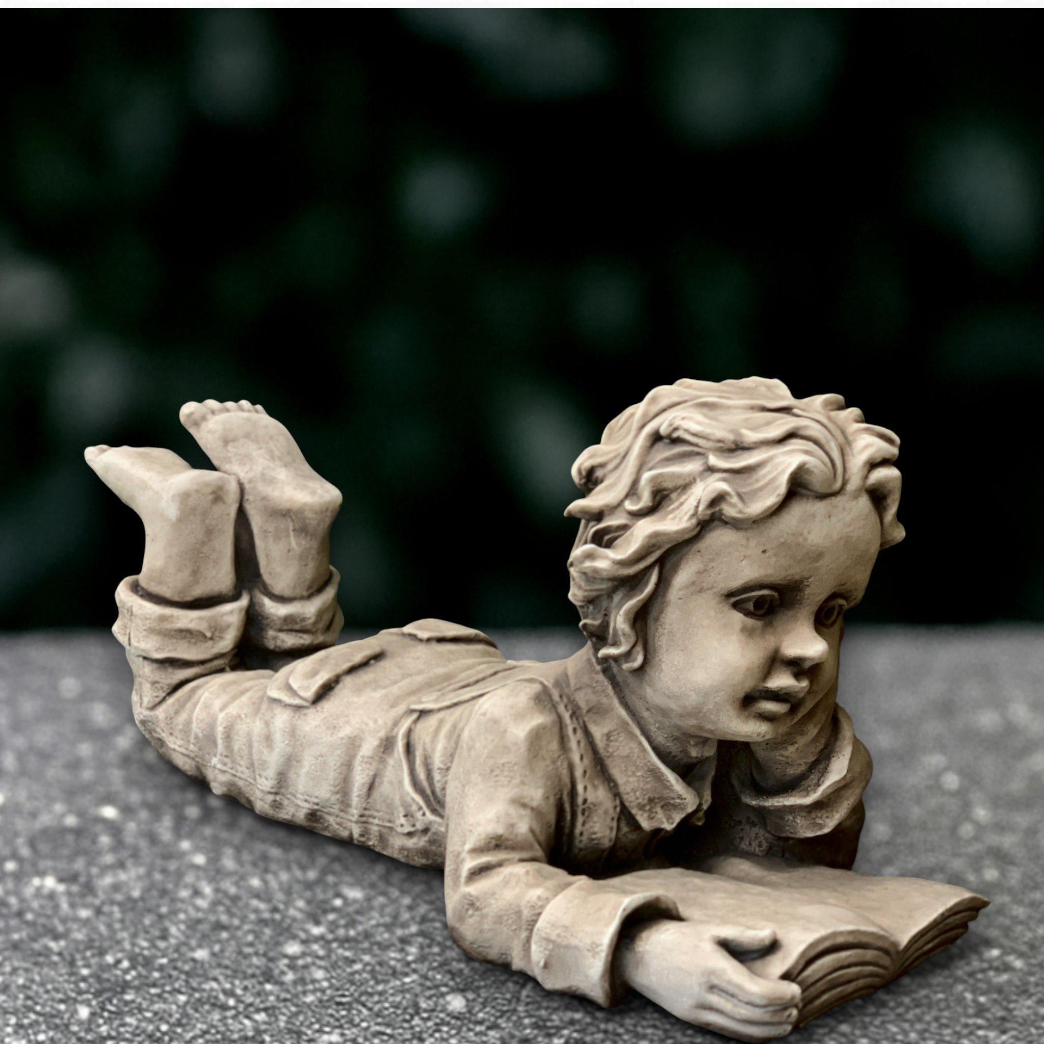 子供と本を読む少女の彫刻 子供と本を読む少女の彫刻