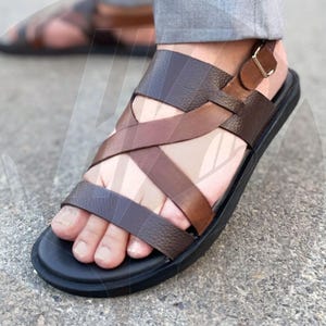 Handmade Brown Leather Cross-Strap Sandals | Men&#39;s Summer Sandals | Adjustable Buckle | Artisan Footwear, Gift for dad, Gift for him, bf