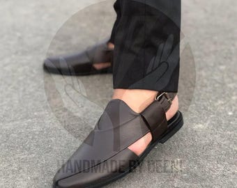 Handmade Leather Peshawari Sandals: Traditional Pakistani Craft