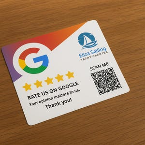 Op de afbeelding: Een witte visitekaart met een Google-logo, vijf gouden sterren en de tekst "RATE US ON GOOGLE". Het heeft ook een QR-code en het logo "Eliza Sailing YACHT CHARTER". De kaart heeft een kleurengradiënt.