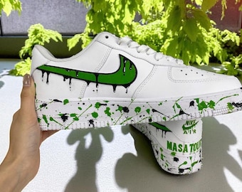Zapatillas Drip AF1 verde neón pintadas a mano: arte urbano personalizado