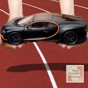 Miniature 1:18 Scale Luxury Sports Car Model | Alloy Diecast Supercar | 24.5cm/9.65in Collectible Toy | Functional Car Doors / Steering