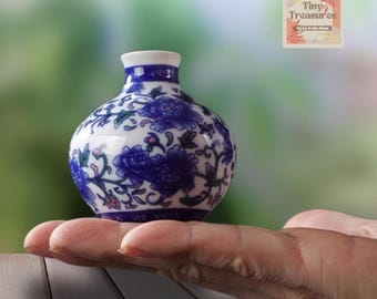 Miniature Mini Ceramic Vases – 5 Unique Styles, 1:12 Scale Dollhouse Decor