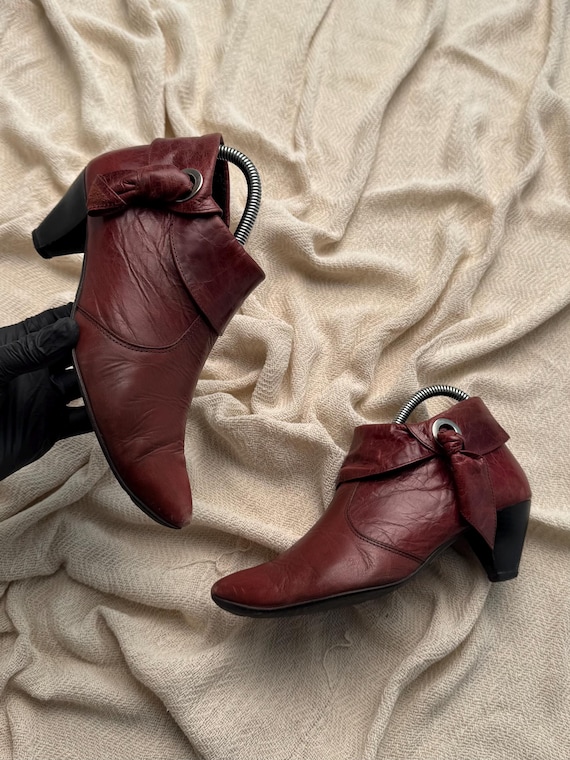 Vintage Burgundy Brown Leather Ankle Boots Bow Detail Pointed Toe Heeled Booties Boho