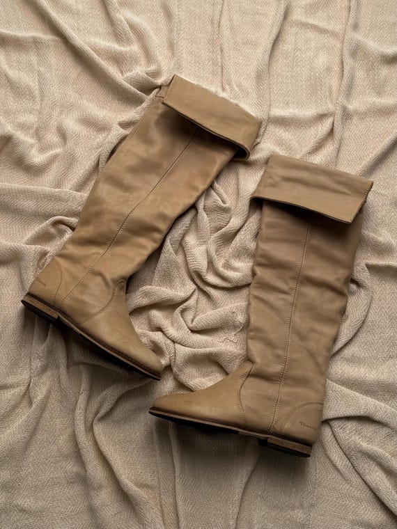 Vintage Beige Leather Knee High Riding Boots Minimalist Tall Boots Women Y2K