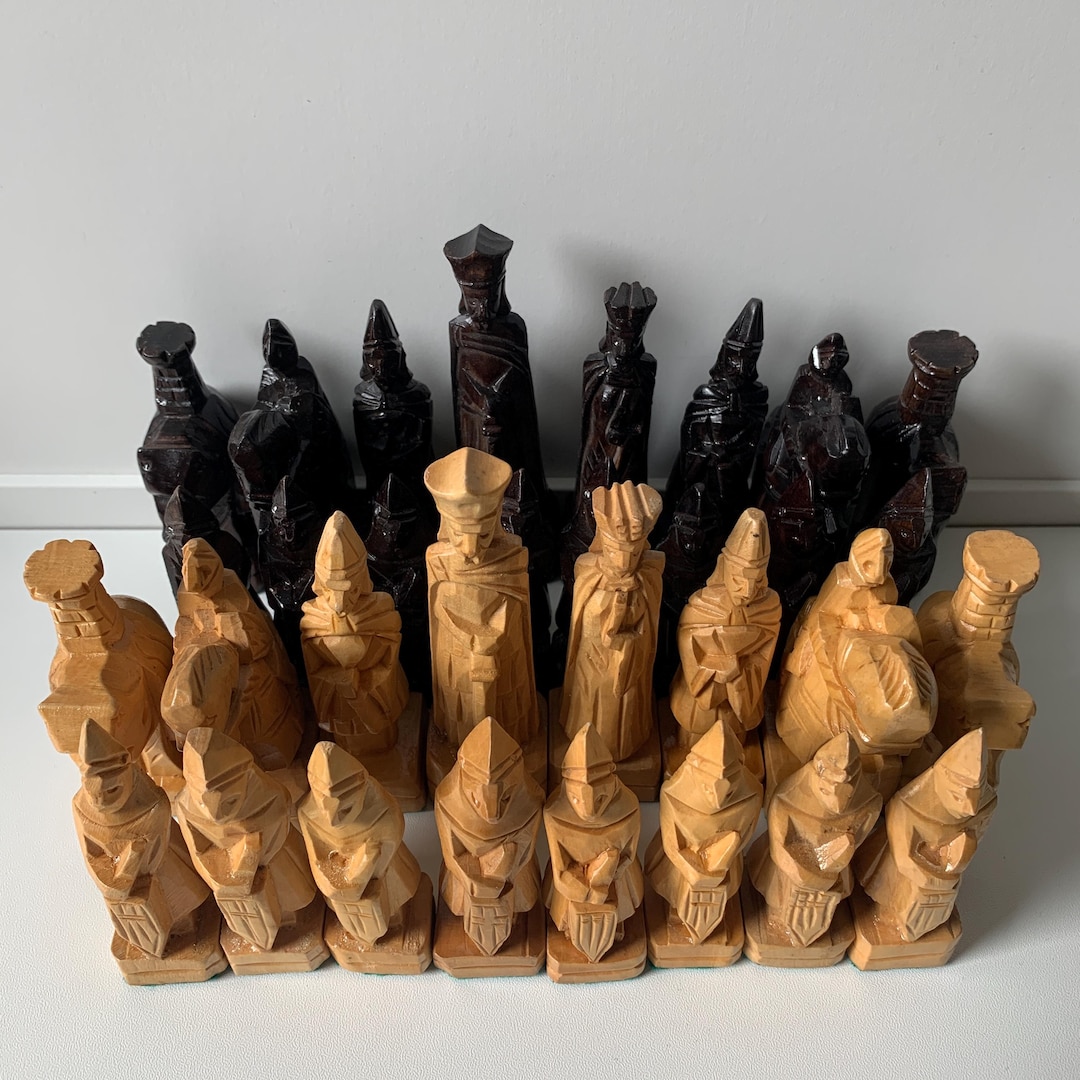 Vintage 1970s Hand Carved Wood Chess Set – 15th Century Florentine ...