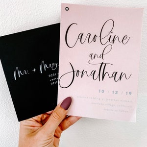 Caroline Save the Date with Translucent Vellum Card with Cardstock Backer and Eyelet // Illustré en noir Mauve image 3