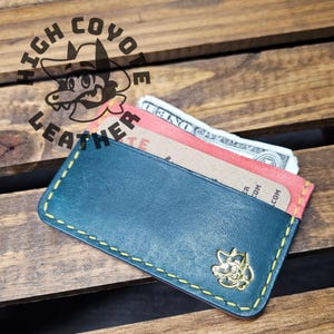Cartera pequeña cosida a mano con colores pansexuales de Pueblo Pan