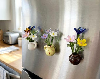 Mini vase magnétique avec fleur du mois de naissance, vase bourgeon aimanté pour réfrigérateur, vase en céramique cadeau pour maman, cadeau enseignant, mini fleur cadeau besties mignon