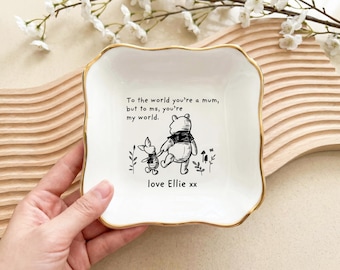 Plato de cerámica para joyas con borde dorado, regalo personalizado para mamá, ilustración al estilo de Winnie Pooh, plato para anillos de recuerdo, regalo para el Día de la Madre.