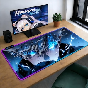 Alfombrilla de ratón RGB para juegos estilo anime | Alfombrilla de escritorio LED | Alfombrilla de ratón extendida para gamers y oficina | Regalo para fans del anime