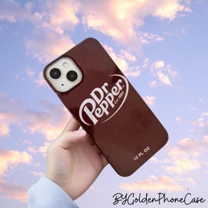 Dr. Pepper Themed Phone Case - Lustiges Geschenk für Sie und Ihn, kompatibel mit iPhone 11–15, weiche Schutzhülle