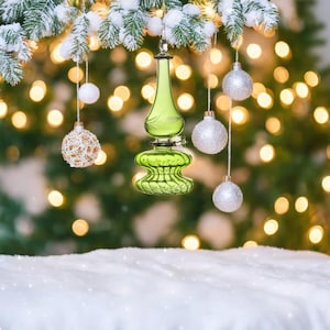 Handgefertigte Glas Weihnachtsornamente | Grüner Weihnachtsbaumschmuck | Gravierte hängende Weihnachtsbaumspitze | Urlaub Weihnachtskugeln