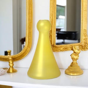 Sunny Yellow Hand Blown Glass Vase – Handmade Decorative Vase – Tabletop Décor – Modern Centerpiece Vase – Event Glass Vase