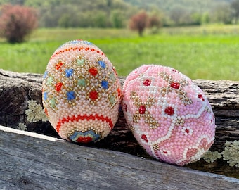 Ovos de Páscoa artesanais com miçangas, enfeites ucranianos de primavera, conjunto de 2