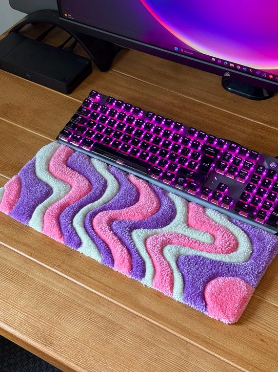 Alfombra tufting para teclado de ondas abstractas | Hecha a mano