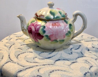 Antique Teapot Japan early twentieth century roses