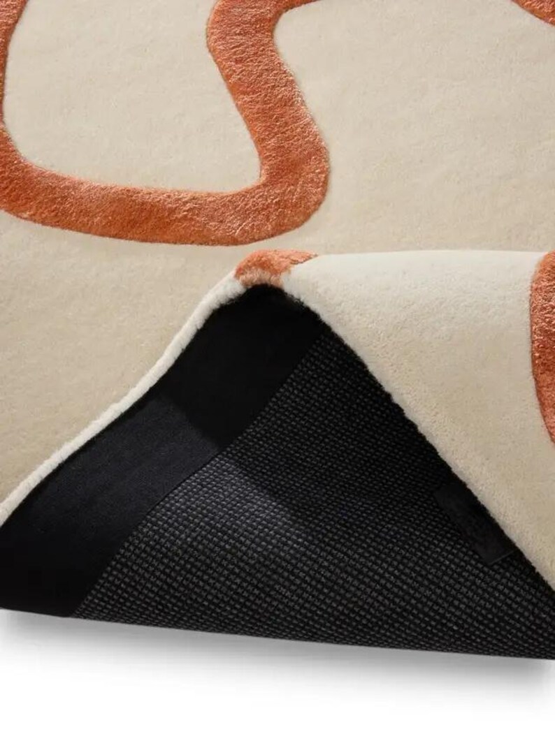 Terracotta Squiggly Line Rug | Tufted Wool Viscose Abstract Wavy Carpet ...