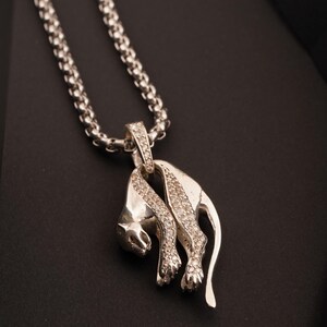 Pendentif panthère en argent, pendentif plaqué or blanc 14 carats, pendentif panthère à suspendre emblématique pour homme, cadeau pendentif en argent sterling fait main pour lui