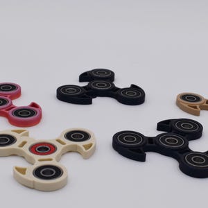 3D Printed Claw Fidget Spinner - 4-Bearing Anxiety Relief Toy - Focus Aid for Kids & Adults