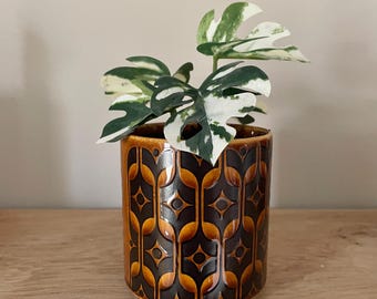 Vintage Hornsea Heirloom plant pot