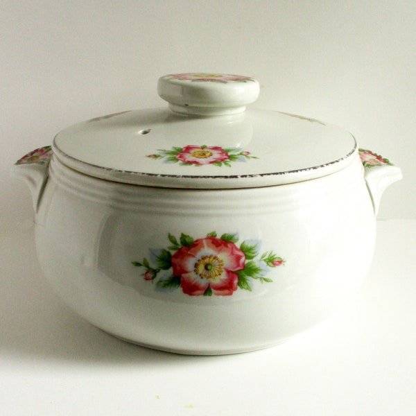 Halls Superior Quality Kitchenware | Rose White | Covered Casserole | 2 Quarts | 658