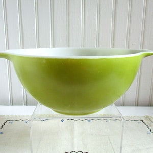 Vintage Pyrex 442 Light Avocado Green 1/2 Qt Cinderella