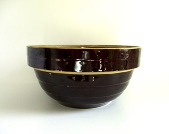 1930s -40s Brown Stoneware Ribbed Crock Mixing Bowl - USA 9 Inch