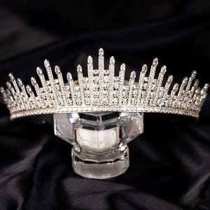 Bridal Tiara Crown – Wedding Headpiece Hairpiece – Luxury Wedding Hair Accessories  – Art Deco Crown for Brides  – Crystal Tiara