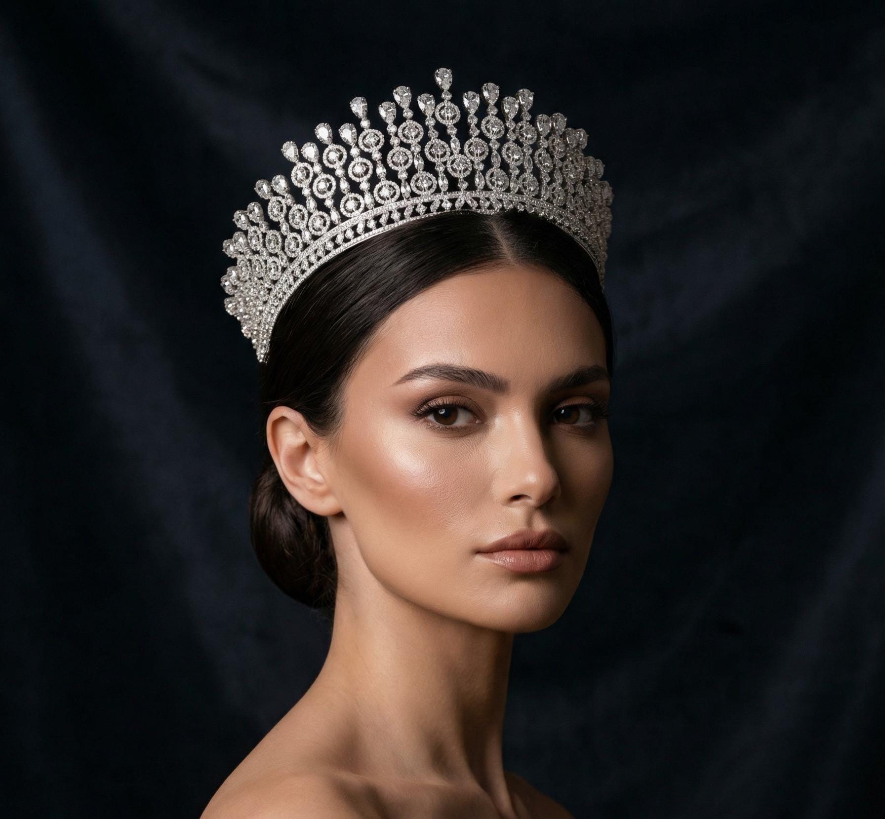 Crystal Bridal Tiara: Queen Wedding Crown, Silver Headpiece  display picture 1