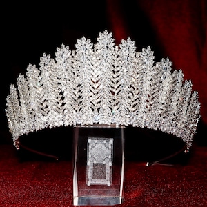 Elegante tiara da sposa in cristallo Swarovski: copricapo da sposa fatto a mano