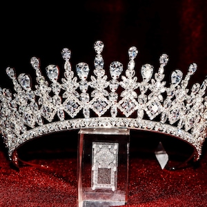 Elegance Bridal Tiara | Swarovski Crystal Zircon Wedding Tiara | Crown for Brides | Handmade Wedding Headpiece | Victorian Wedding Crown