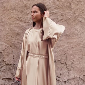 Beige Abaya, Embellished Abaya Made in Dubai, Abaya with Hijab and Belt, Abaya for woman, Ramadan Abaya, Abaya 2025, Abaya Dubai, Eid Abaya
