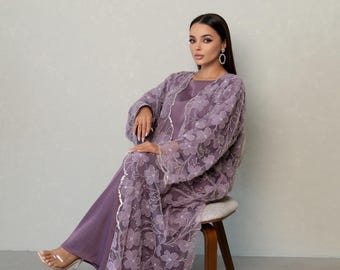 Ozdobna abaja, luksusowa abaja na Eid, abaja na imprezę, abaja z tiulu, abaja z motywem kwiatowym
